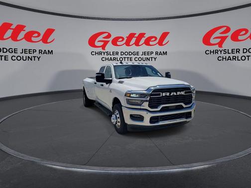 2025 RAM 3500 Tradesman Crew Cab 4x2 8' Box