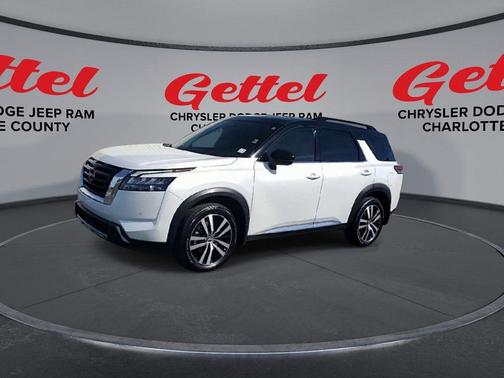 2025 Nissan Pathfinder Platinum 4WD