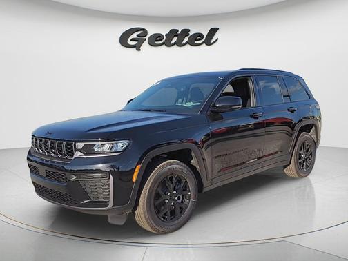 Diamond Black Crystal Pearlcoat 2026 Jeep Grand Cherokee Altitude