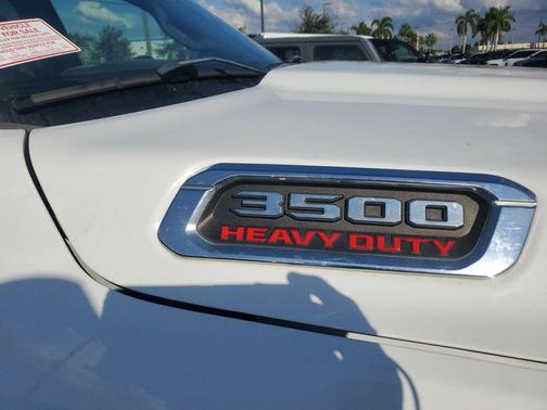 2021 RAM 3500 Big Horn Crew Cab 4x4 8' Box