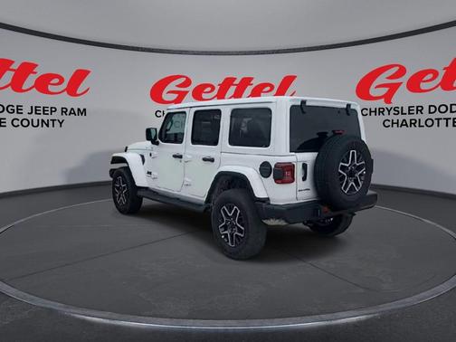 2025 Jeep Wrangler 4-Door Sahara 4x4
