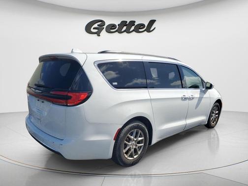 Bright White Clearcoat 2021 Chrysler Pacifica Touring