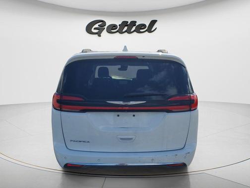 Bright White Clearcoat 2021 Chrysler Pacifica Touring