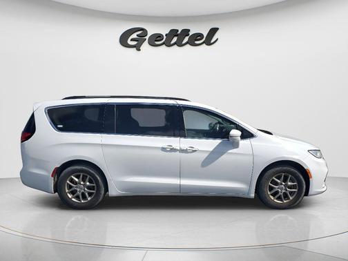 Bright White Clearcoat 2021 Chrysler Pacifica Touring