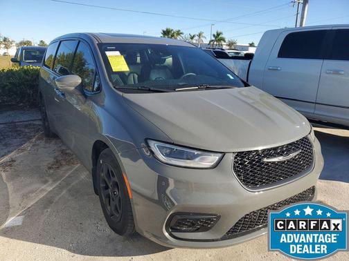 2022 Chrysler Pacifica Hybrid Limited