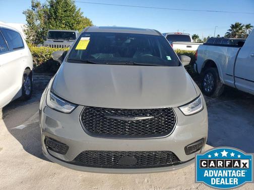 2022 Chrysler Pacifica Hybrid Limited