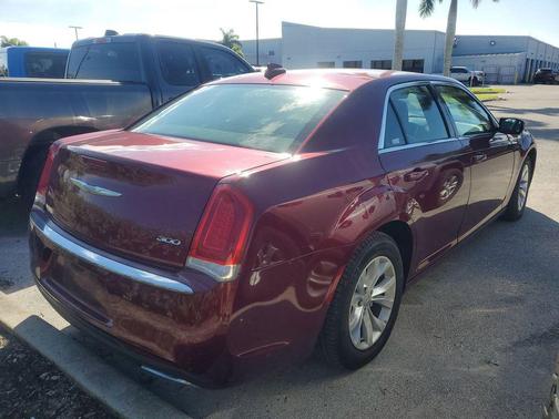 2016 Chrysler 300 Limited