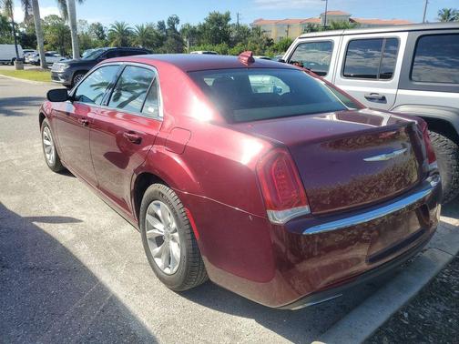 2016 Chrysler 300 Limited