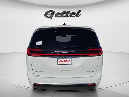 Bright White Clearcoat 2027 Chrysler Pacifica Limited