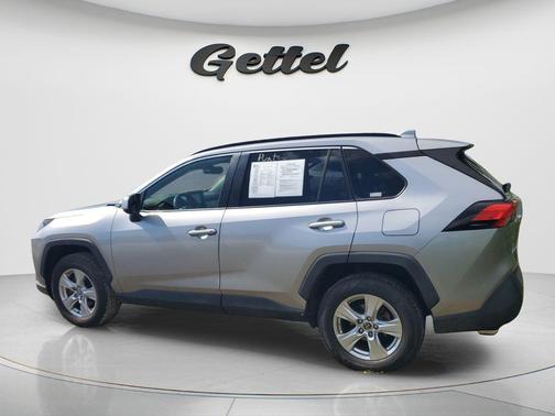Silver Sky Metallic 2019 Toyota RAV4 XLE