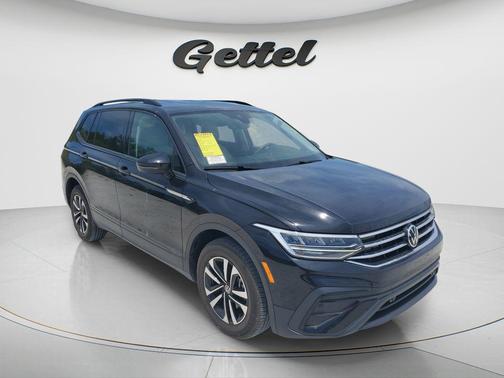 Deep Black 2024 Volkswagen Tiguan 2.0T S