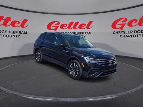 Deep Black 2024 Volkswagen Tiguan 2.0T S