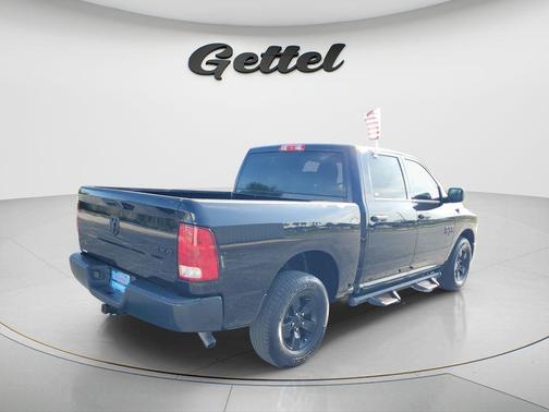 Diamond Black Crystal Pearlcoat 2023 RAM 1500 Tradesman