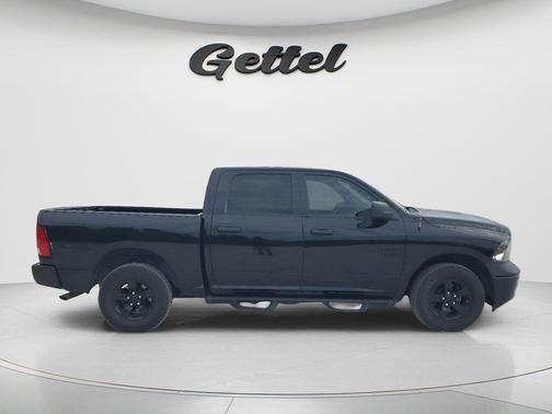 Diamond Black Crystal Pearlcoat 2023 RAM 1500 Tradesman