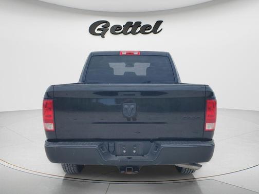 Diamond Black Crystal Pearlcoat 2023 RAM 1500 Tradesman