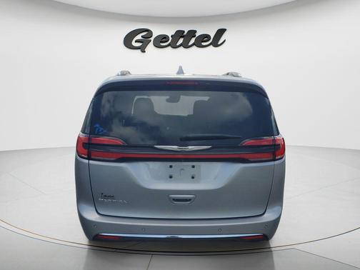 Billet Silver Metallic Clearcoat 2021 Chrysler Pacifica Touring L