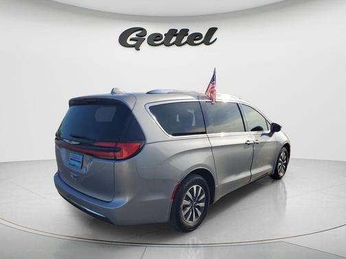 Billet Silver Metallic Clearcoat 2021 Chrysler Pacifica Touring L