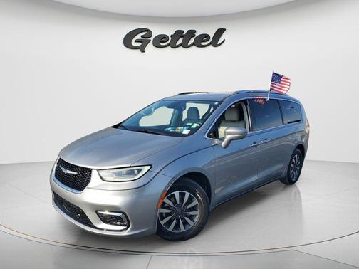 Billet Silver Metallic Clearcoat 2021 Chrysler Pacifica Touring L