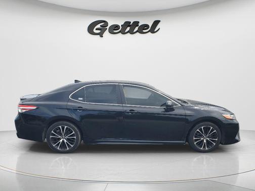 Midnight Black Metallic 2020 Toyota Camry SE