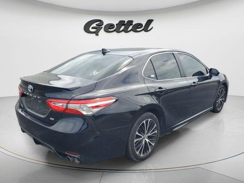 Midnight Black Metallic 2020 Toyota Camry SE