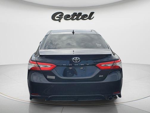 Midnight Black Metallic 2020 Toyota Camry SE