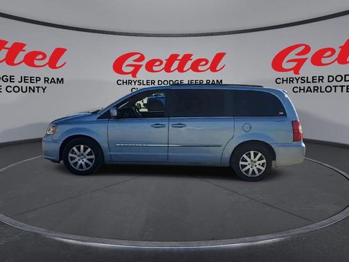 2013 Chrysler Town & Country Touring