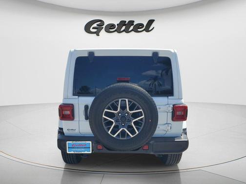 2024 Jeep Wrangler 4-Door Sahara 4x4