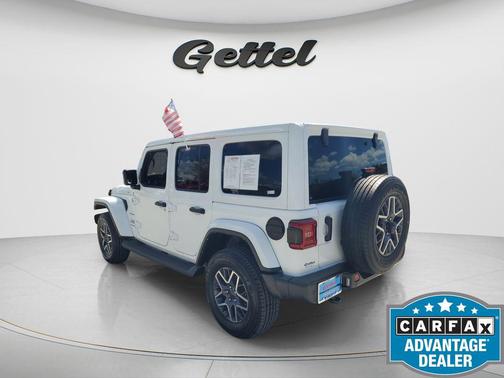 2024 Jeep Wrangler 4-Door Sahara 4x4