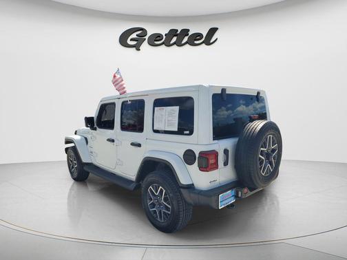 2024 Jeep Wrangler 4-Door Sahara 4x4