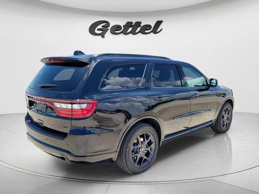 DB Black Clearcoat 2026 Dodge Durango GT HEMI V8