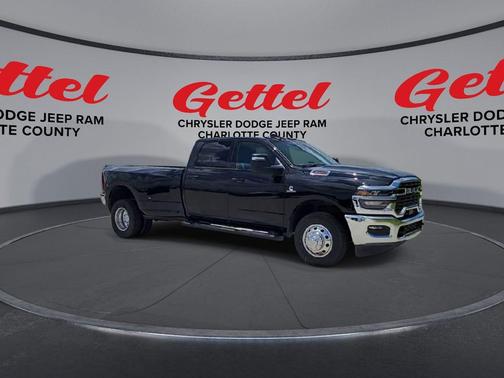 2025 RAM 3500 Tradesman Crew Cab 4x2 8' Box