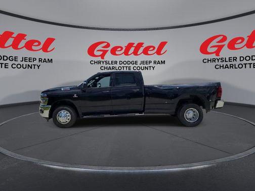 2025 RAM 3500 Tradesman Crew Cab 4x2 8' Box