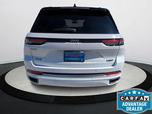 2022 Jeep Grand Cherokee Summit