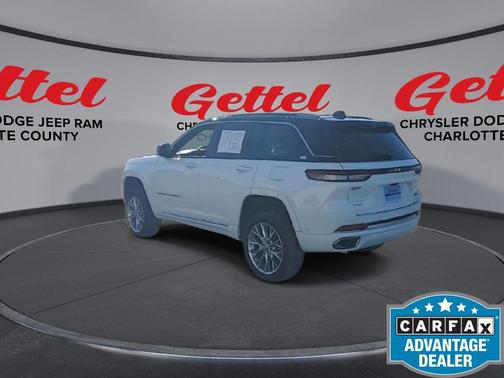 2022 Jeep Grand Cherokee Summit