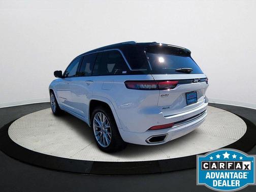 2022 Jeep Grand Cherokee Summit