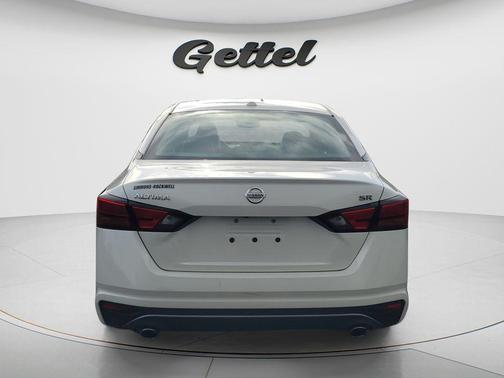 Pearl White Tricoat 2019 Nissan Altima 2.5 SR