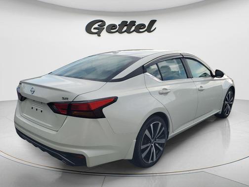 Pearl White Tricoat 2019 Nissan Altima 2.5 SR