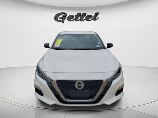 Pearl White Tricoat 2019 Nissan Altima 2.5 SR