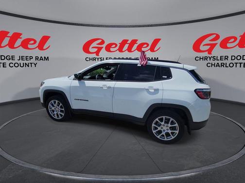 2023 Jeep Compass Latitude Lux