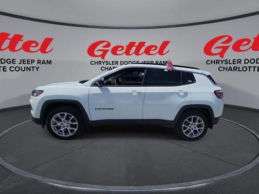 2023 Jeep Compass Latitude Lux