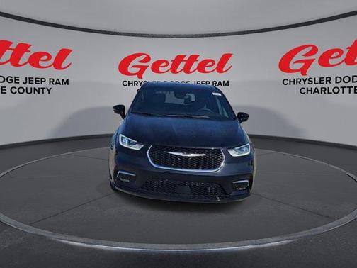 2025 Chrysler Pacifica L