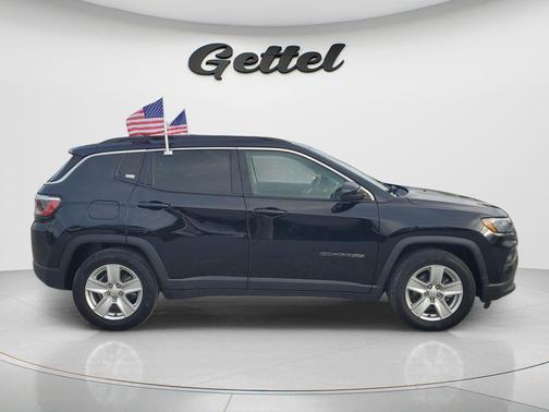 Diamond Black Crystal Pearlcoat 2022 Jeep Compass Latitude