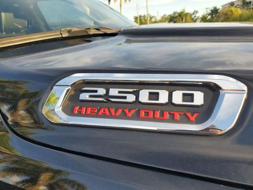 2023 RAM 2500 Laramie Crew Cab 4x4 6'4' Box