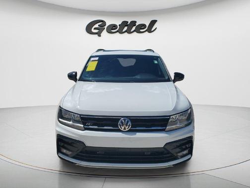 Pure White 2021 Volkswagen Tiguan 2.0T SE R-Line Black