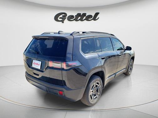Diamond Black Crystal Pearlcoat 2026 Jeep Cherokee Laredo 4x4