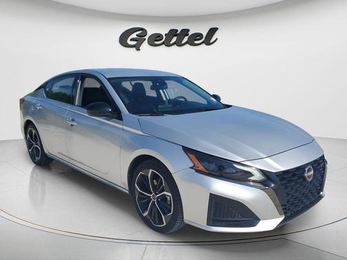 Brilliant Silver Metallic 2024 Nissan Altima SR FWD