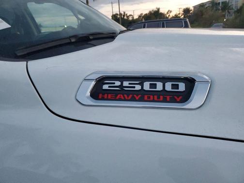 2024 RAM 2500 Laramie Crew Cab 4x4 6'4' Box