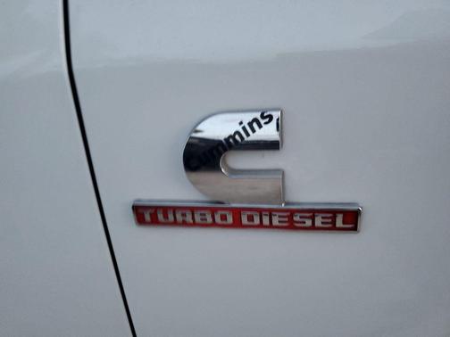 2024 RAM 2500 Laramie Crew Cab 4x4 6'4' Box