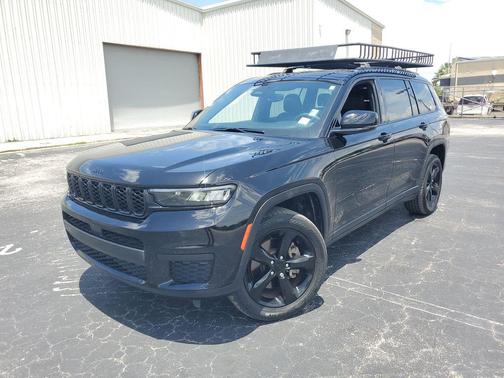 Diamond Black Crystal Pearlcoat 2023 Jeep Grand Cherokee L Altitude