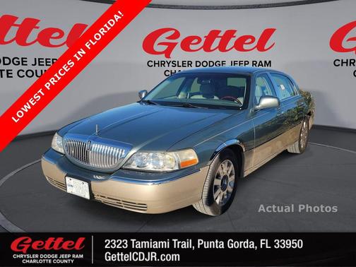 2005 Lincoln Town Car Signature